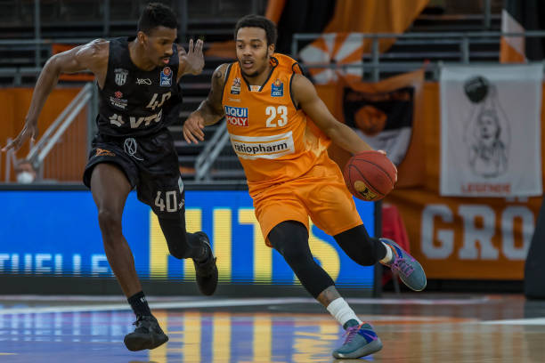 能防守的中 能防守的中