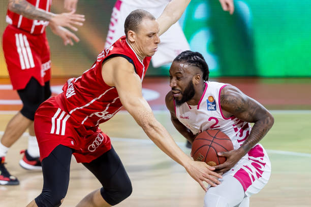 每年吸引着 每年吸引着